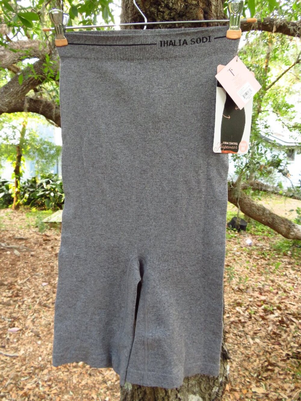 Thalia Sodi Mid Thigh Shaping undergarment Shorts NWT 8-10 Medium